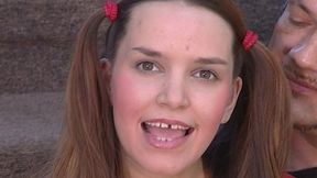 Teen with gap teeth gives it her best on big cock