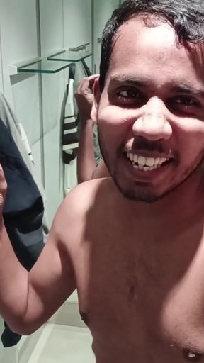 Caught while Masterbating in Mall   Clip 1