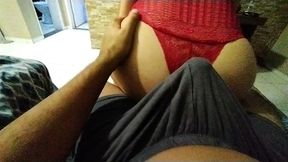 incrivel foda lap dance seco, ela fez ele gozar em suas calcas com uma lapdance, gozar em cuecas