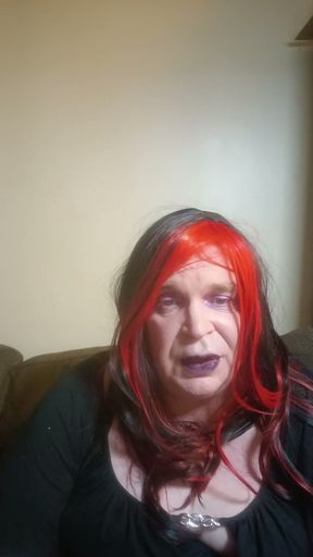 BBW TV asks if anyone finds capes sexy?