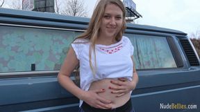 NudeBellies - Pietari plays with her belly button outside (FULLHD quality)