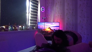 Ever wondered what it looks like when 2 extremely hot girls share your cock? My bestie and I make mens fantasies cum true!