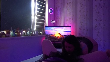 Ever wondered what it looks like when 2 extremely hot girls share your cock? My bestie and I make mens fantasies cum true!