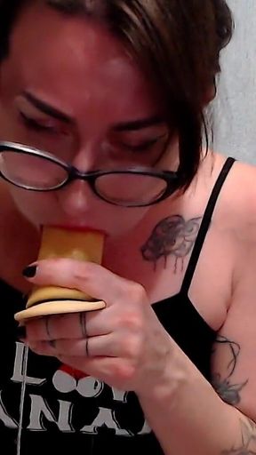 Extremelly Sloppy Throatfuck