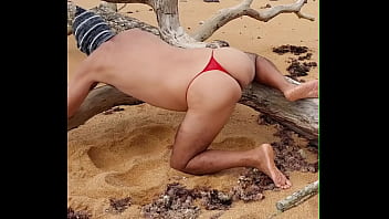 Ladysilva latina crossdress bunda gostosa na praia