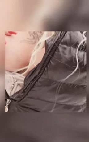Jeanny_Bln Porno Outdoor Pissing in the woods with my tattooed pussy
