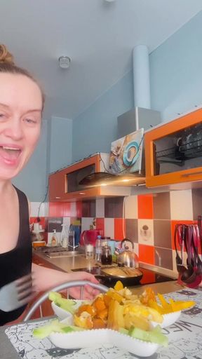 Giantess and Vegetable Men, Funny Game