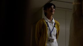 M913G05 A married woman nurse chatting with a male patient in the corridor after the lights go out has frustrated nasty sexual intercourse that overlaps her body to celebrate discharge!