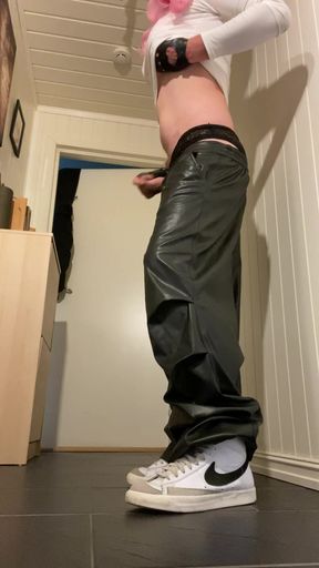 So horny in my baggy pants