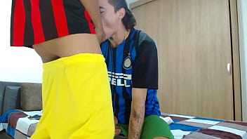 ENCONTR&Eacute_ AL HETEROSEXUAL FUTBOLISTA VIENDO PORNO Y TEMRIN&Oacute_ FOLLANDOME