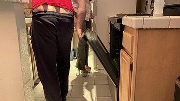 Stepmom is horny and stuck in the oven - Erin Electra