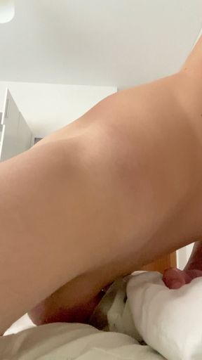 BBW DEEP FUCKING A SEX TOY