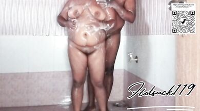 Before the beautiful to fuck I well sucking in bathroom, boyfriend's cock ලස්සනට හුකා ගන්න කලින්