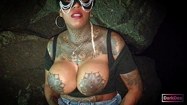 The Kinky Slut Queen "Dark Dea" Fuck a Huge Cock in Seaside Street (POV-OUTDOOR-PISSING-DEEPTHROAT-FACIAL-FETISH-BIZZARRE)