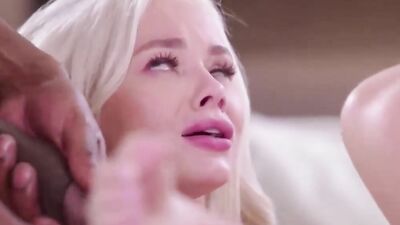 Brings her anal fantasy to lifewywlr