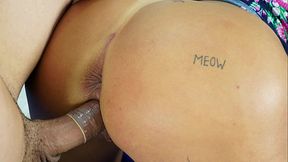 Fudeu com enteada enquanto sua esposa estava bem no quarto ao lado