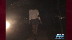 trans gata belissima se deixa filmar desfilando e mostrando tudo nas ruas da madrugada de sao paulo-sabrina rios
