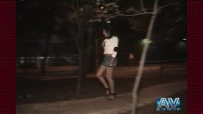trans gata belissima se deixa filmar desfilando e mostrando tudo nas ruas da madrugada de sao paulo-sabrina rios