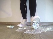 White Converse food crush Jogurt Trailer