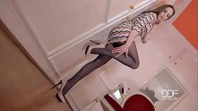You Bet She'_s Wet - Our New Face'_s Foot Fetish Solo Show