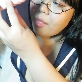 Cute Thai BBW Suck Dildo with Pleasure