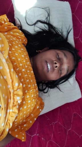 Desi bhabhi sex - Jija Apne pregnant sali ko Shahar ghuma raha hai isliye bhabhi ne aapne chut me jija ko dalne Diya.   Clip 1