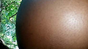 comendo a mulher do policial depois levanu a pequena deli para o mato