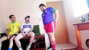 Em breve - Depois Do Futebol os Amigos Apostam Pra Ver Quem Tem o Pau Maior (COMPLETO EM BREVE)