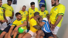 yuri gaucho - surucopa - gangbang no ritmo da copa - jogadores dotados entrando com bola e tudo!