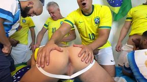 yuri gaucho - surucopa - gangbang no ritmo da copa - jogadores dotados entrando com bola e tudo!