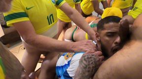 yuri gaucho - surucopa - gangbang no ritmo da copa - jogadores dotados entrando com bola e tudo!