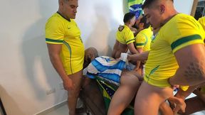 yuri gaucho - surucopa - gangbang no ritmo da copa - jogadores dotados entrando com bola e tudo!