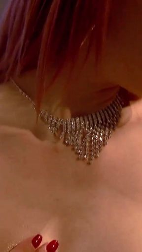 Redhead whore blows off rich pig