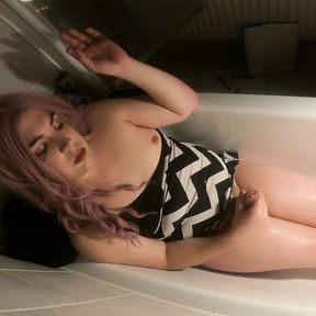 crossdresser juvia jolie is a sexy sissy slut and jerking in the bathtub