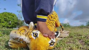 Extreme close up Crushing Lemon barefoot copy 3