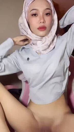 Abg hijab sangek omek dildo