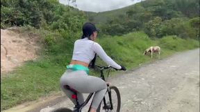 Colombian goddess gets mercilessly pounded by a muscular cock&#x1F32D; in a touristy spot.