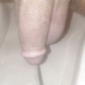 Night pissing handjob