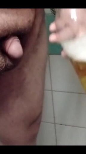 Superchub Pissing in Bottle