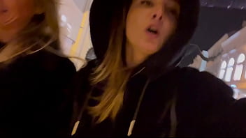 Laure Raccuzo - On se fait baiser &agrave_ l&rsquo_h&ocirc_tel par 4 inconnus de TINDER avec Ava Moore !