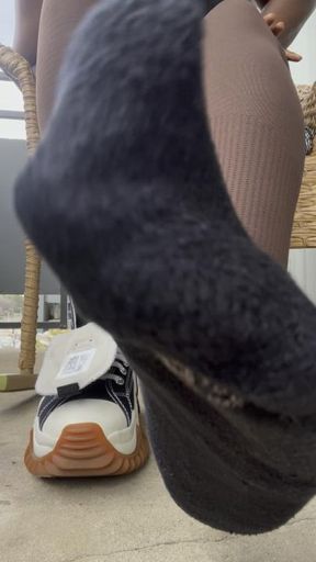 Lick my shoes & sniff my feet 🦶🏿