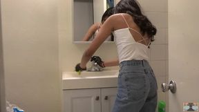 Voyeur Cam: Germaphobe GF Scrubs My Bathroom During COVID-19