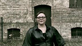 Dominatrix Mistress April clean up in cell 45