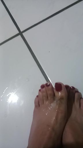 Cum in my feets