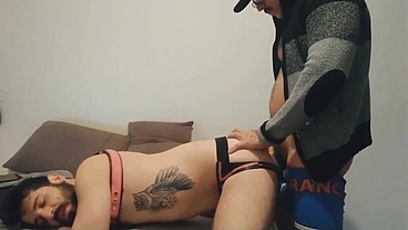 Porcão tatuado castigou meu cu
