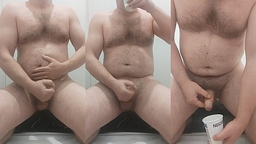 VID 440 Masturbare baut sperma si pisat (8min)