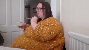 BBW SSBBW stuffing belly fish and chips
