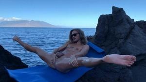 AlternaDudes - Thick Keleb yoga outdoors