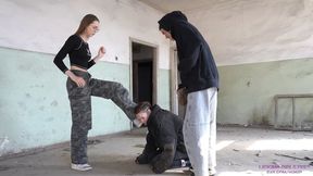 DORI and VICTORIA - Fun in an abandoned building! (4K)