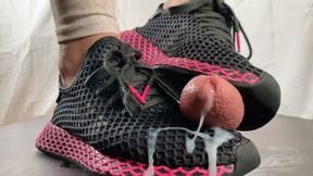 A Shoejob with Adidas Deerupt Sneakers - Handjob and huge Cumshot - 4K